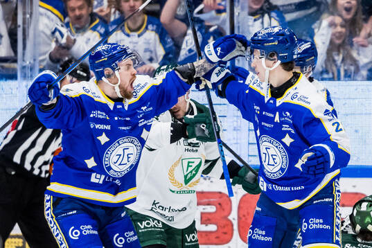 Leksands Lukas Vejdemo och Lucas Elvenes jublar