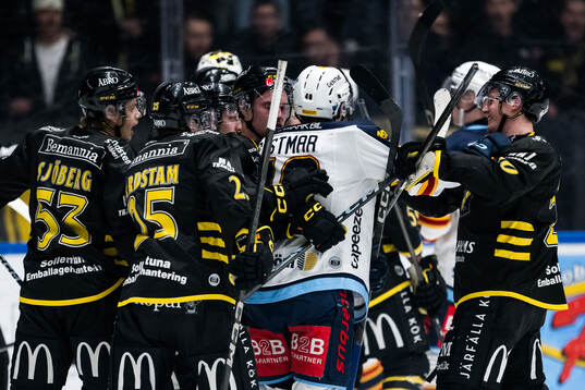 Djurgårdens Arvid Costmar bråkar med AIKs Albert