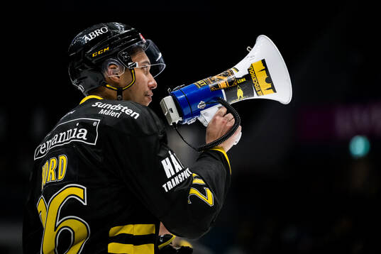 AIKs Oscar Nord jublar