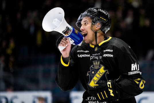 AIKs Oscar Nord jublar