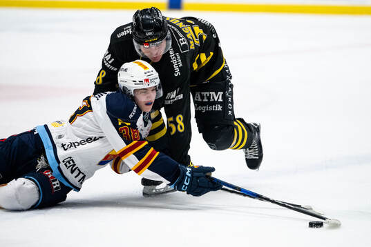 Djurgårdens Victor Eklund och AIKs Oskar Magnusson