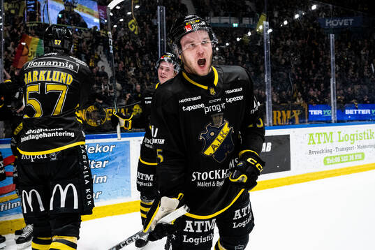 AIKs Theo Hårdstam jublar