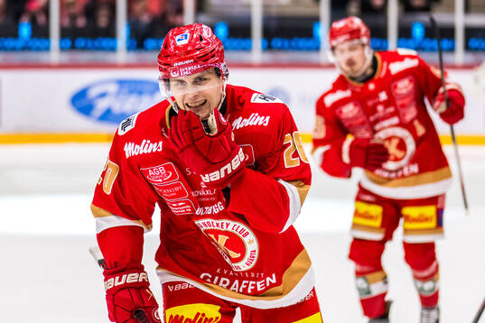 Kalmars John Dahlström jublar