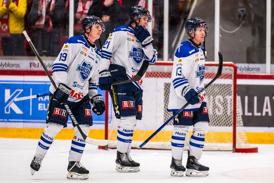 Karlskogas Hampus Plato och Andre Edvardsen Simen deppar