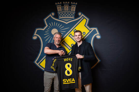 AIKs sportchef Thomas Berntsen och Johan Hove