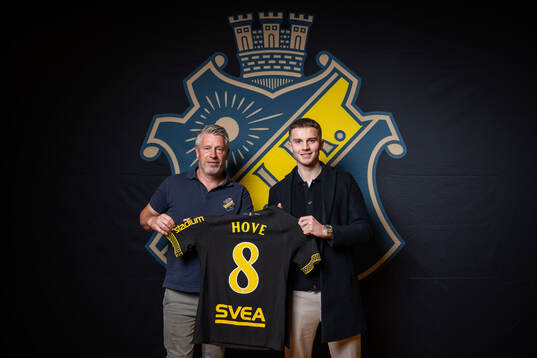 AIKs sportchef Thomas Berntsen och Johan Hove