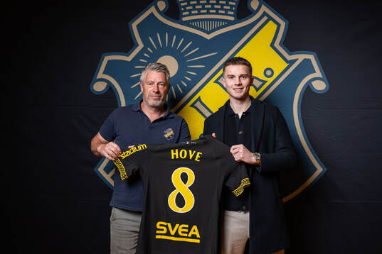 AIKs sportchef Thomas Berntsen och Johan Hove
