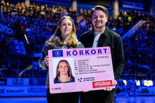 HV71s Evelina Arvidsson tilldelas utmärkelsen ”Årets