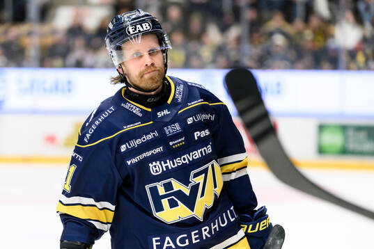 HV71s Mattias Tedenby deppar