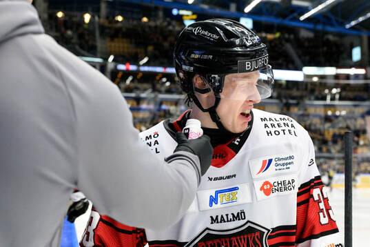 Malmö Redhawks Lassi Thomson doftar på luktsalt