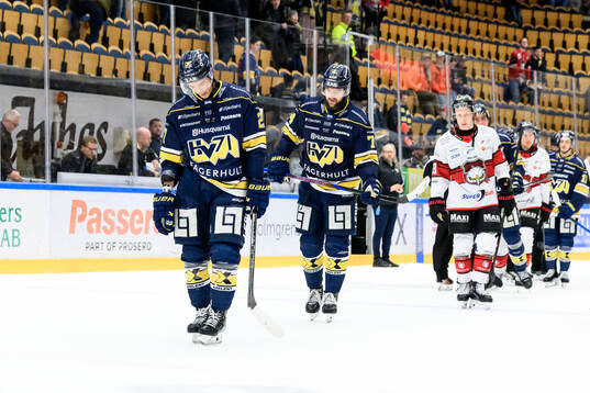 HV71s Jonathan Ang och Sean Day deppar