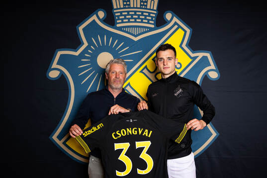 AIKs sportchef Thomas Berntsen och Áron Csongvai