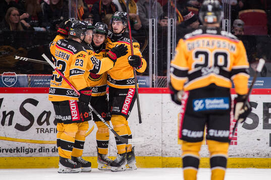 Luleås Jonas Berglund jublar