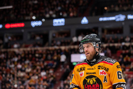 Luleås Linus Omark deppar