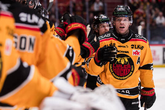 Luleås Brian O'neil jublar
