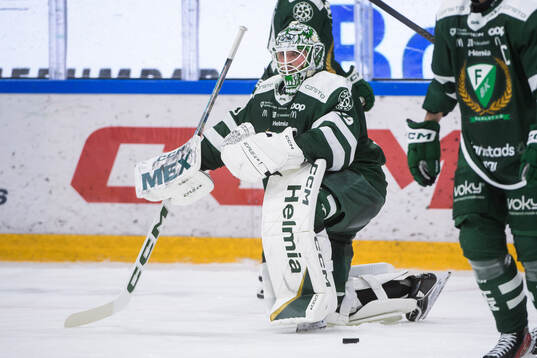 Färjestads målvakt Maxime Lagacé deppar