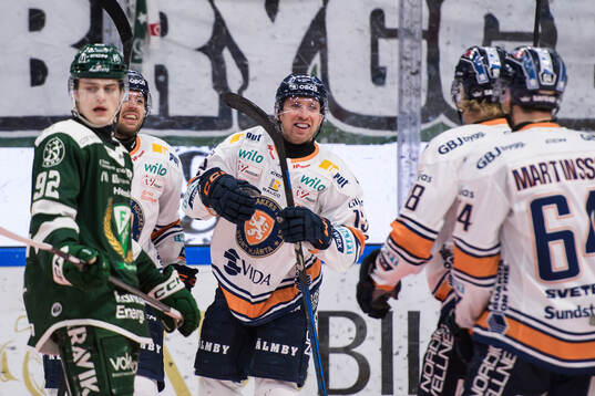 Växjös Manuel Ågren jublar