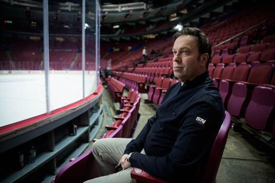 Elliotte Friedman, reporter Sportsnet, poses for a portrait