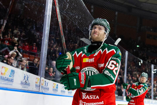 Frölundas Wiktor Nilsson tackar publiken