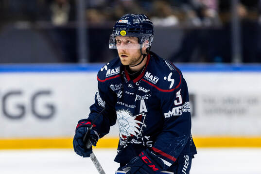 Linköpings Linus Hultström jublar