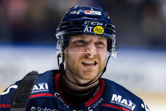 Linköpings Linus Hultström jublar