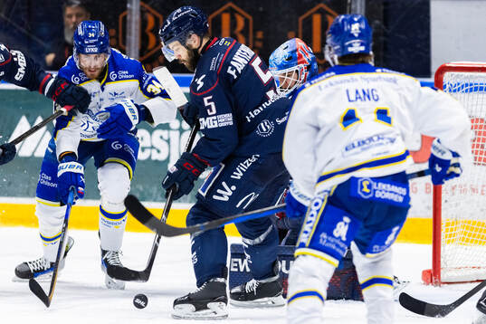 Leksands Peter Cehlarik mot Linköpings Oscar Fantenberg