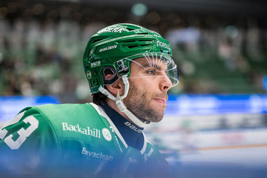 Rögles Josh Dickinson