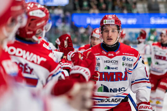 Timrås Oliver Kapanen jublar