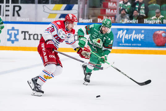 Timrås Filip Hållander och Rögles Lukas Ekeståhl-Jonsson