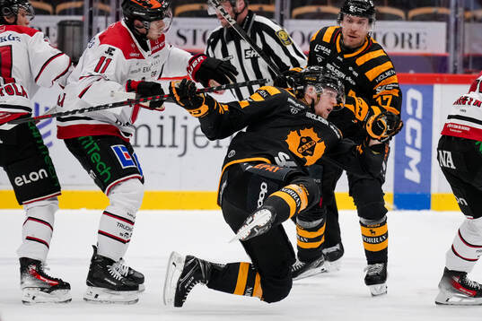 Örebros Kalle Kossila och Skellefteås Jonathan Davidsson