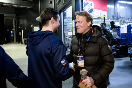 Erik Karlsson of Sweden hugs Johan Garpenlöv, former