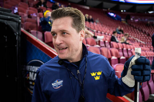 Head coach Sam Hallam of Sweden at a practice session