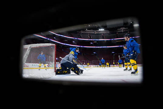 Goaltender Filip Gustavsson, Mika Zibanejad, Joel Eriksson
