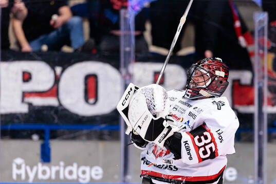Nybros målvakt Alexander Hellnemo jublar