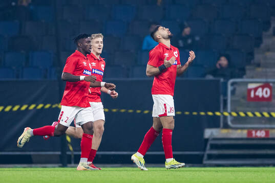 Degerfors Omar Faraj jublar med Mamadouba Diaby och Elias