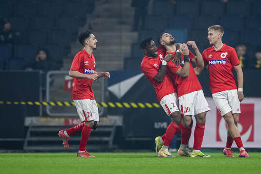 Degerfors Omar Faraj jublar med Elias Barsoum, Mamadouba