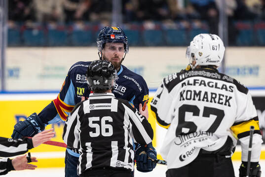 Djurgårdens Albin Grewe i bråk med Västerås Konstantin