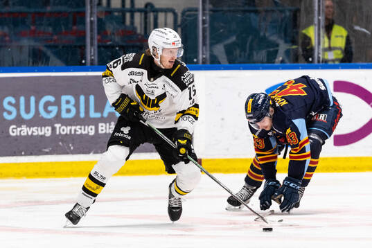 Västerås Oskar Kvist och Djurgårdens Max Krogdahl