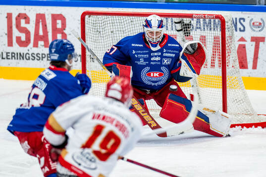 Oskarshamns målvakt Evan Cowley
