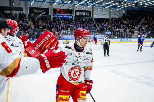 Kalmars John Dahlström jublar