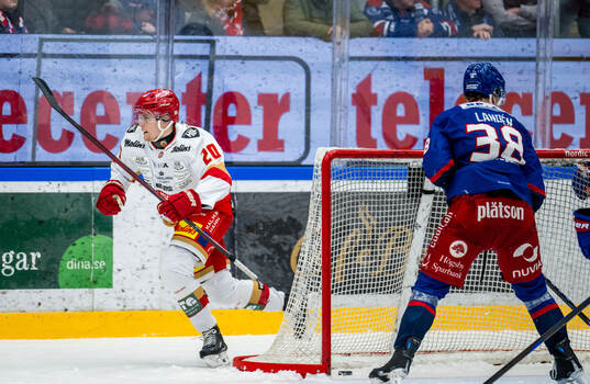 Kalmars John Dahlström jublar
