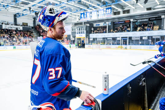 Oskarshamns målvakt Evan Cowley