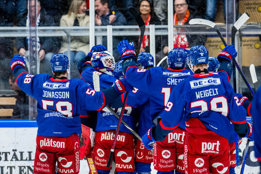 Oskarshamns spelare jublar