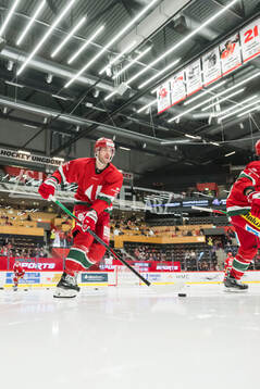 Modos Sam Vigneault innan ishockeymatchen i SHL mellan Modo