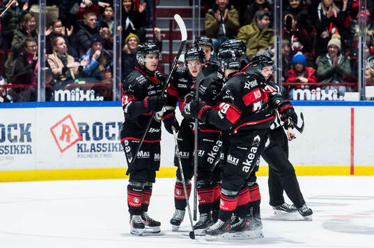 Malmö Redhawks Joona Ikonen jublar