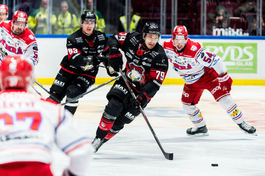 Malmö Redhawks Jakub Galvas och Timrås Jonathan Dahlén