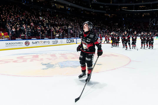 Malmö Redhawks Joona Ikonen jublar