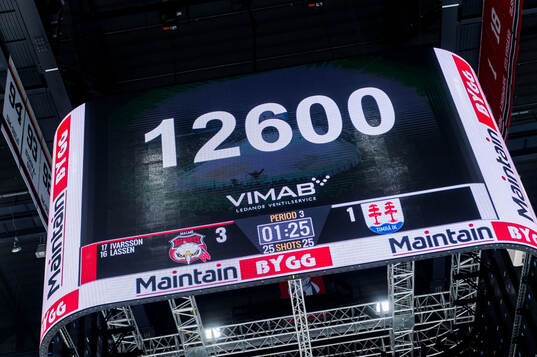 Fullsatt, 12600 åskådare, i Malmö arena