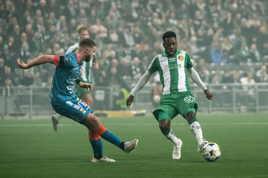 Varbergs Erion Sadiku och Hammarbys Shaquille Pinas