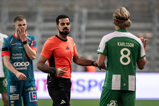 Domare Mohammed Al-Hakim och Hammarbys Markus Karlsson